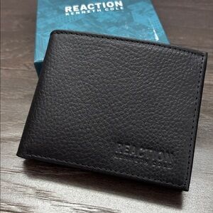 Reaction Kenneth Cole Black Pebble Leather Bifold Wallet